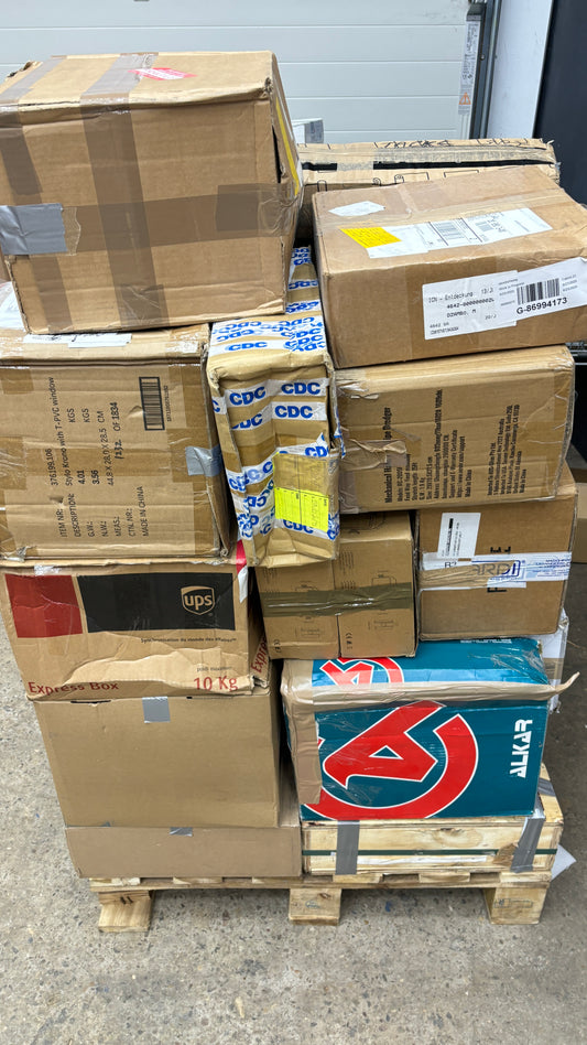 Palette Secret Packs - Versandpakete & Versandtaschen + 15 Paar Schuhe (inkl. Spedition)